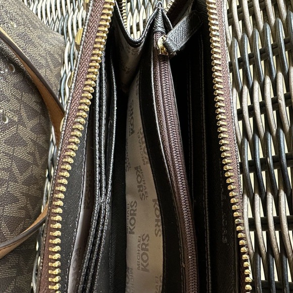 Michael Kors Jet Set Violet Small Carryall Tote Wallet Logo Perforated Leather - Picture 6 of 16